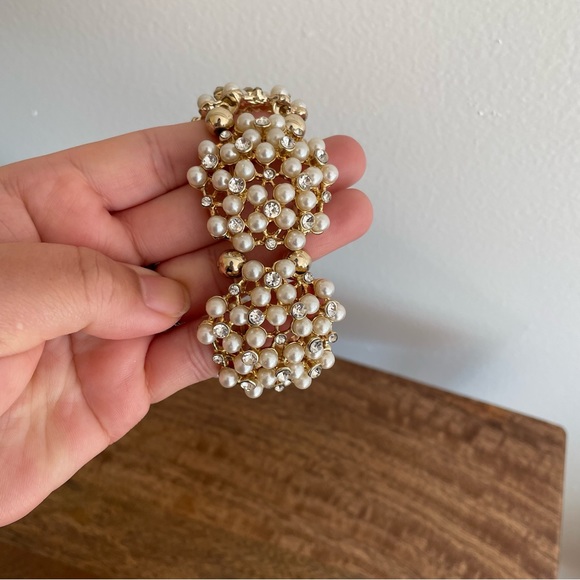 Wedding stretch pearl and gold bangle cuff bracelet crystals - Picture 4 of 4